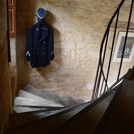 ゲストハウス D'hotes Ancienne Gendarmerie Le Buisson de Cadouin